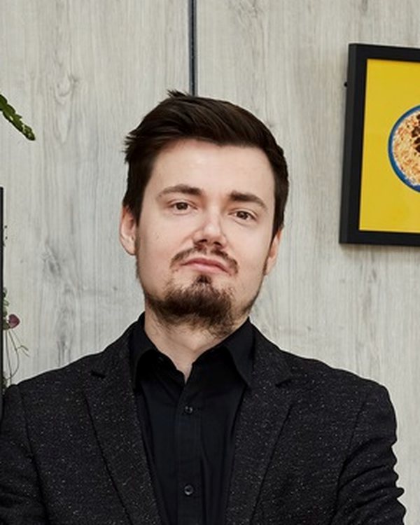 Денис Роман